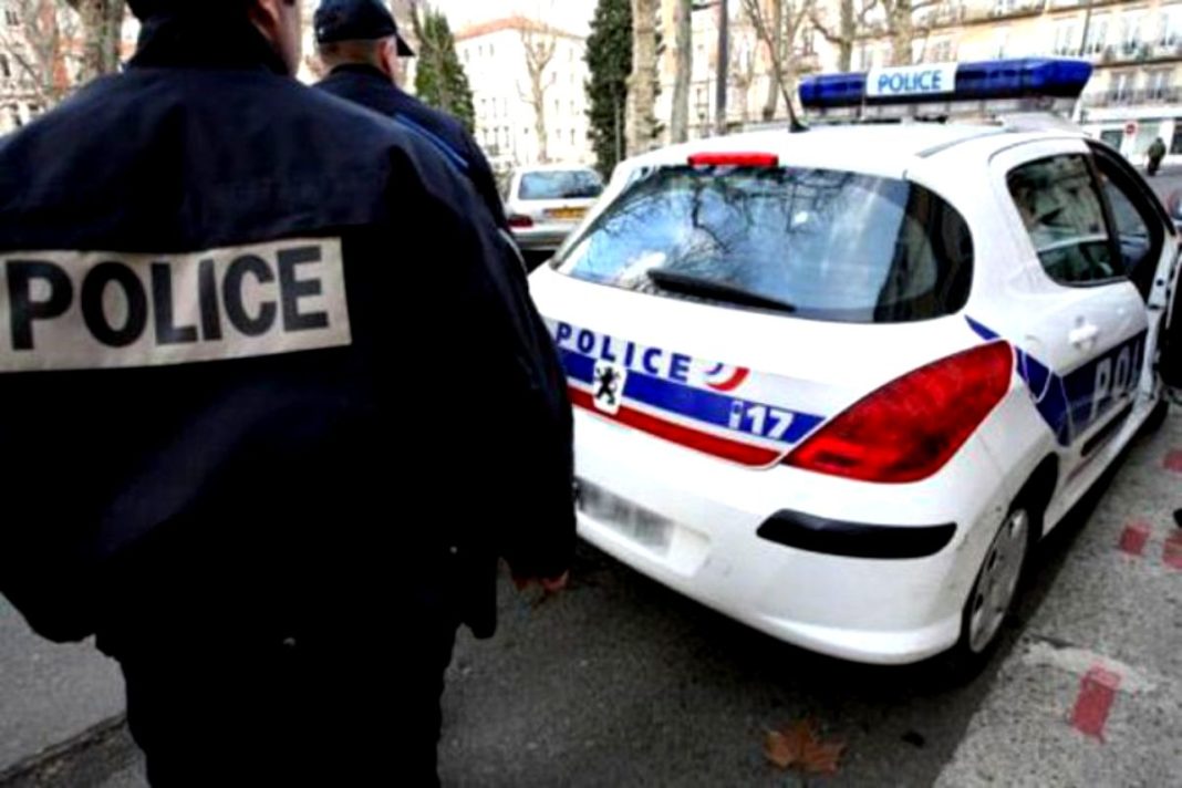 Cetăţean român suspectat de proxenetism, arestat preventiv în Franţa