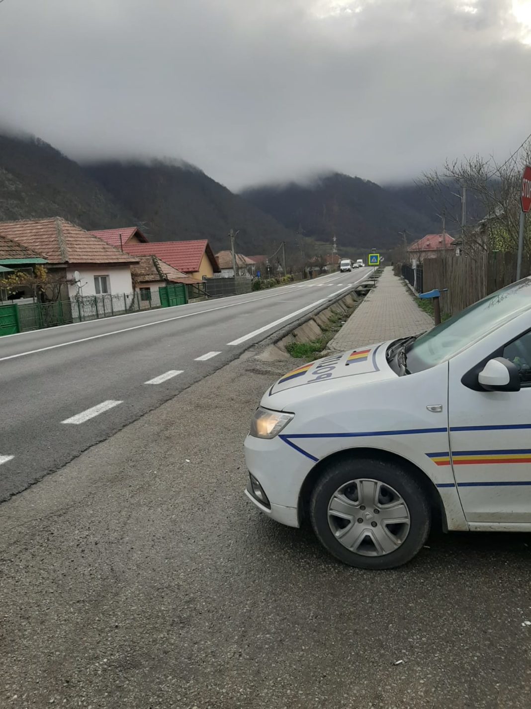 Doi tineri au fost prinși circulând cu peste 110 km/h