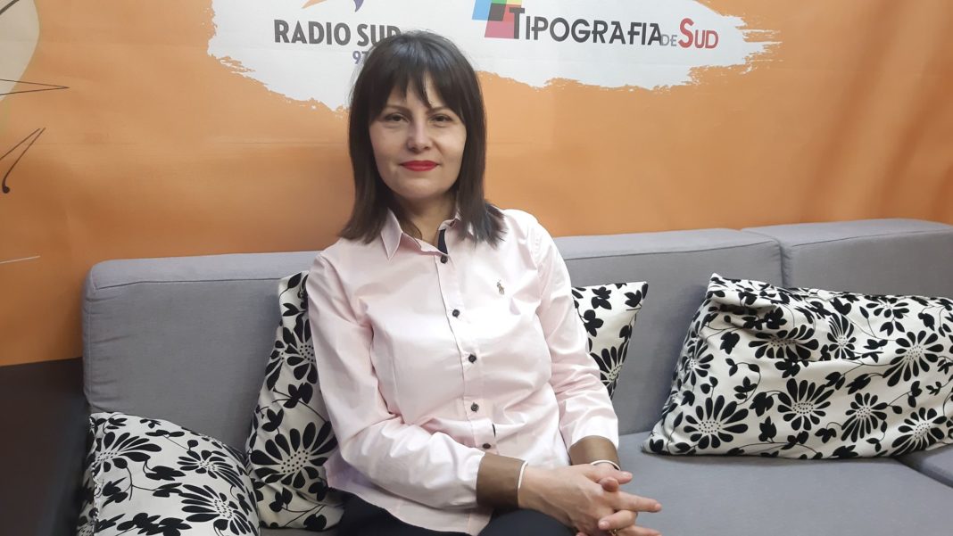 suna În judeţul Dolj se construiesc patru noi unităţi de învăţământ, a anunţat inspectorul şcolar general, Monica Sună, la Radio Sud, în cadrul emisiunii