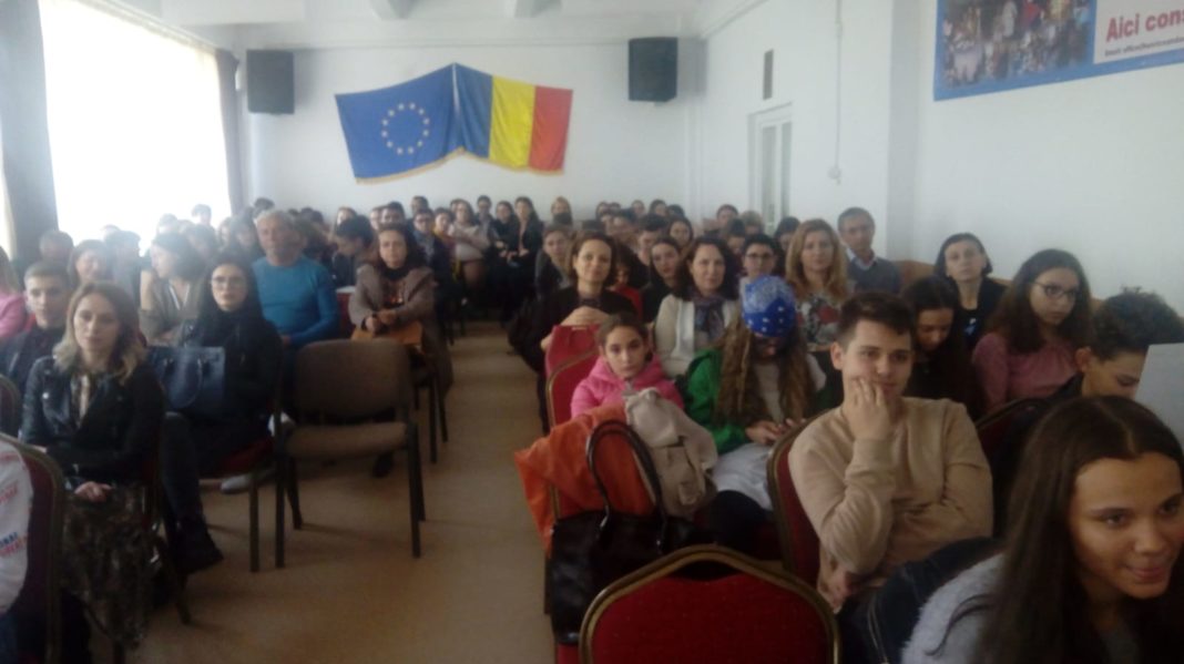 Ziua Internaşională a Toleranţei, marcată de elevii din Craiova