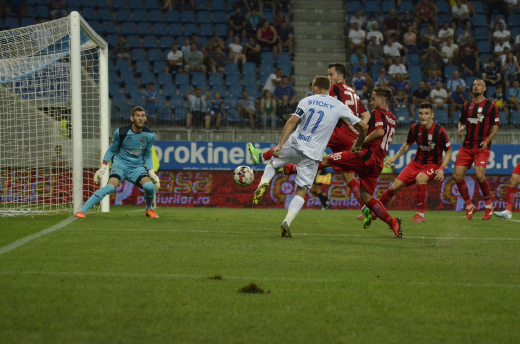 În meciul tur s-a impus Ştiinţa, cu un gol marcat de Nicuşor Bancu (Foto: Alexandru Vîrtosu)