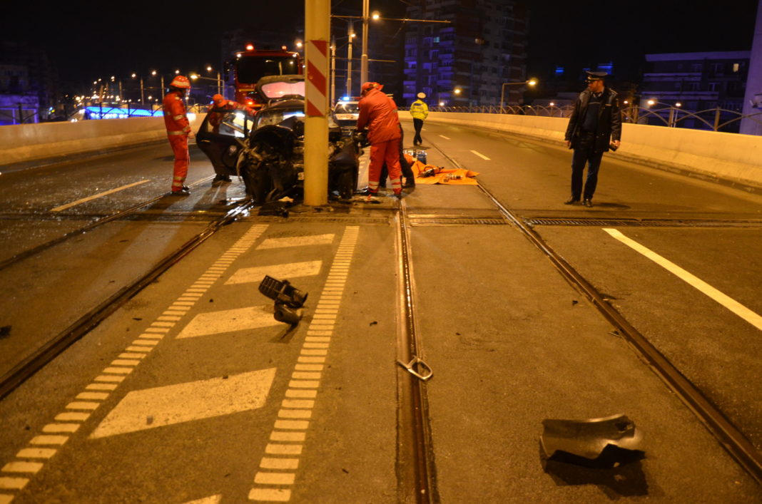 Accidentul a avut loc pe pasajul suprateran din centrul municipiului Craiova.