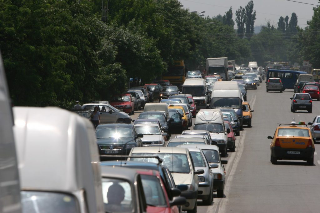 Mulți români petrec Paștele la munte. Trafic aglomerat spre Brașov