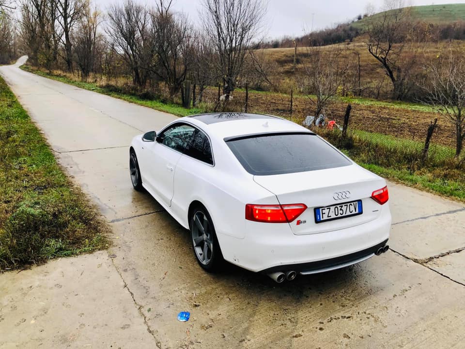 Audi A5, furat din curtea unui craiovean