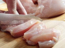 România importă 25% din cota de carne de pasăre, fără taxe vamale, alocată de UE Ucrainei