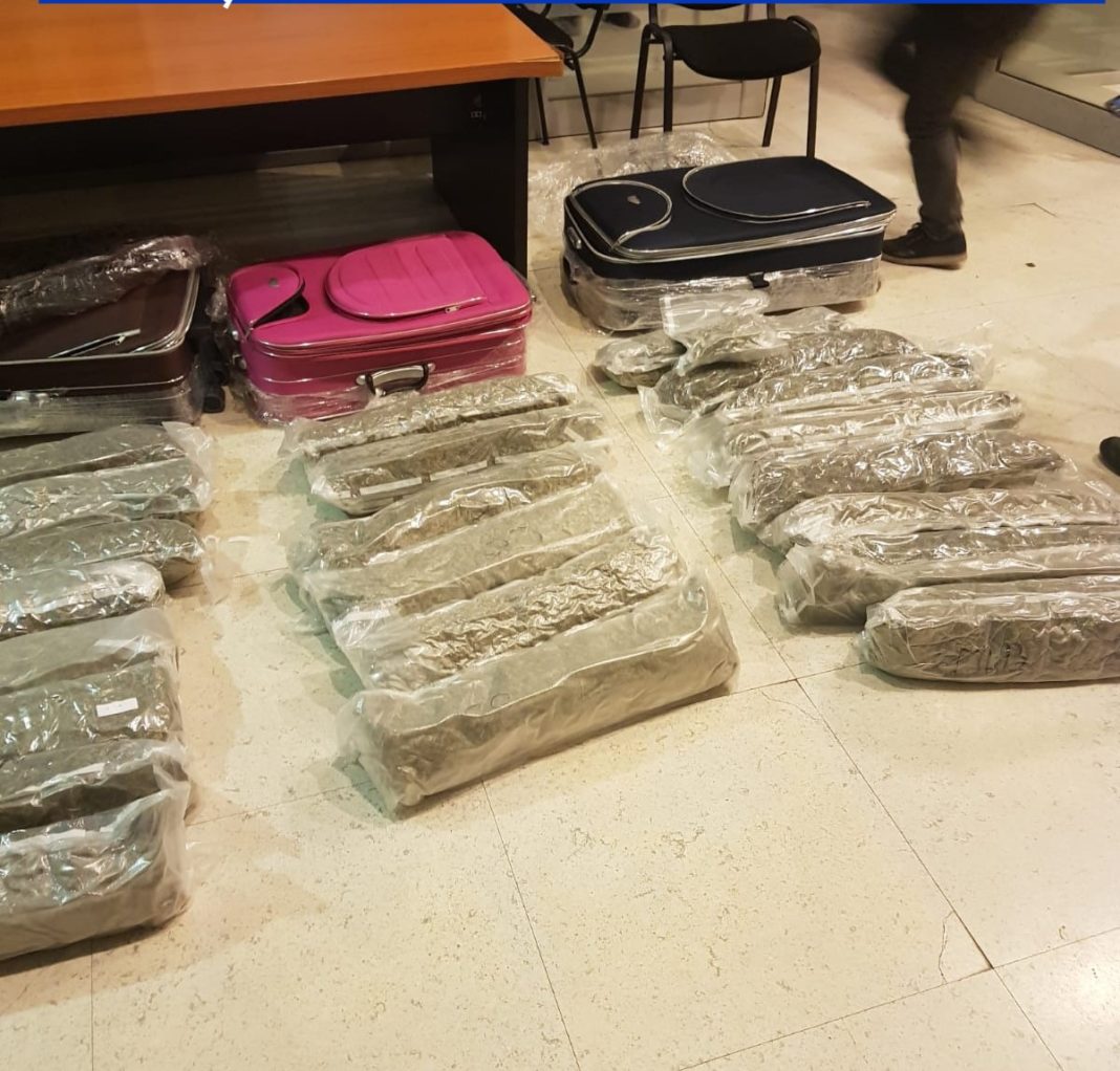 droguri DIICOT În urma acţiunilor, poliţiştii francezi au confiscat peste 5,5 tone de canabis