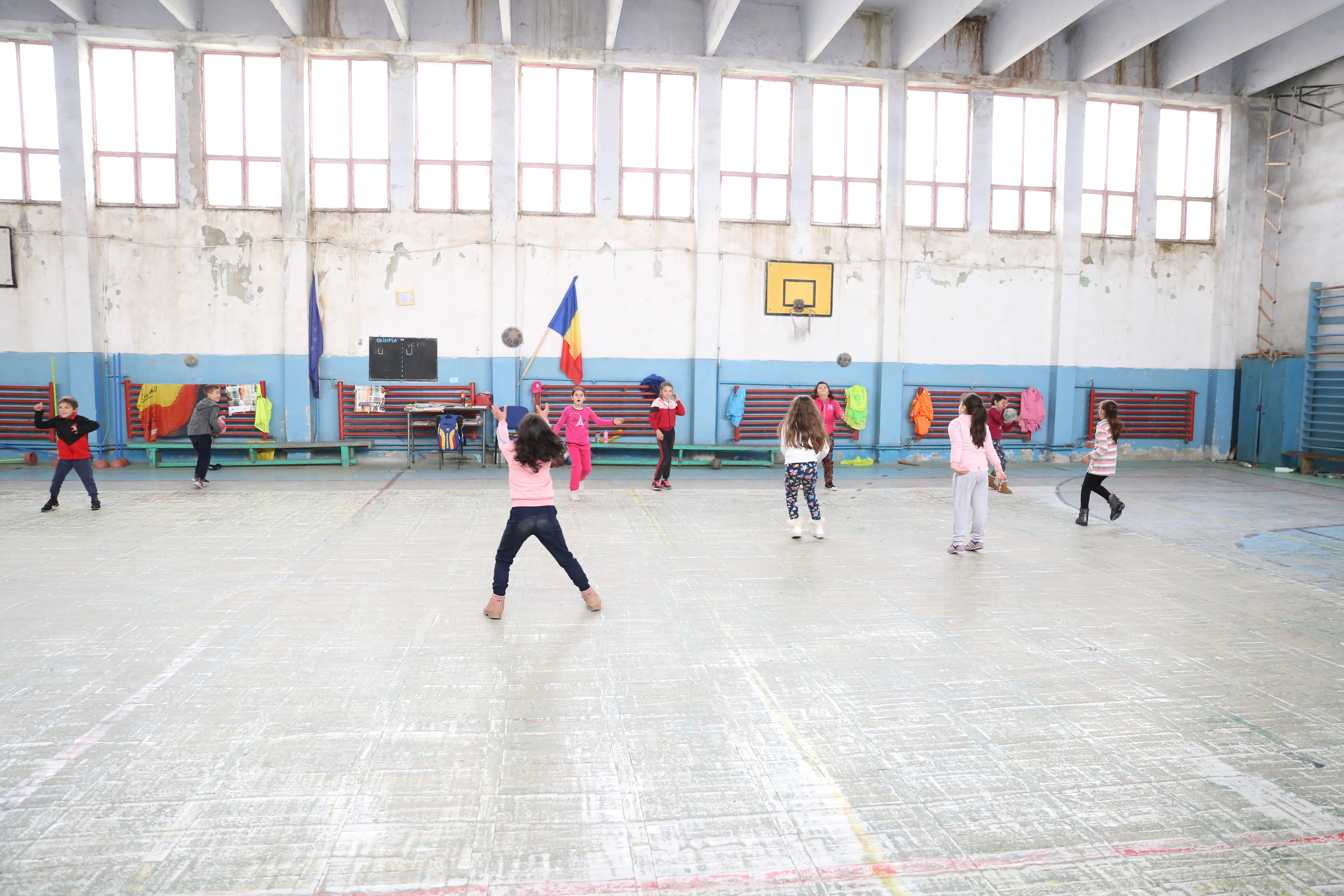 Elevii Unei Scoli Din Dolj Fac Sport In Condiţii Dezastruoase