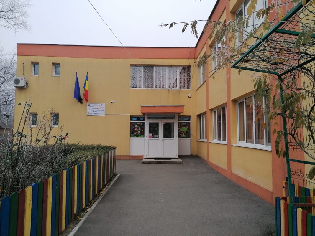 Fetiţă gonită din grădiniţă, de ziua ei