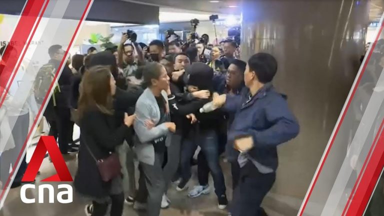 VIDEO / Noi confruntări violente la Hong Kong. Ce au pățit manifestanții