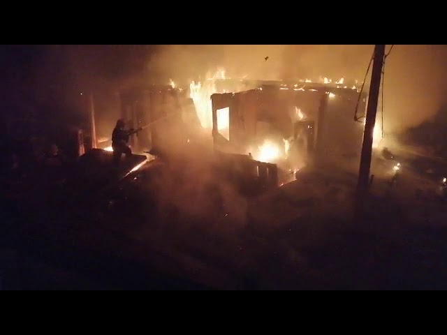 Craiova: Incendiu puternic la un service auto din Bariera Vâlcii