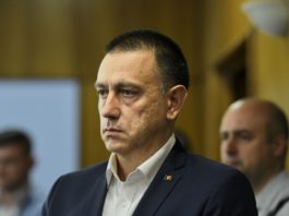 Senatorul PSD Mihai Fifor, fost secretar geneal al partidului, a anunţat, marţi, că va candida la funcţia de primar al municipiului Arad