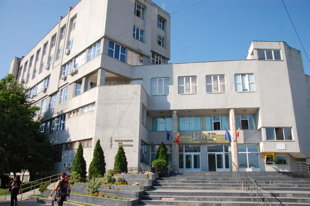 Cele şase cadre didactice de la UMF Craiova au fost acuzate de luare de mită.