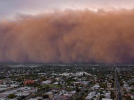 Furtuni de praf şi averse cu grindină în Australia