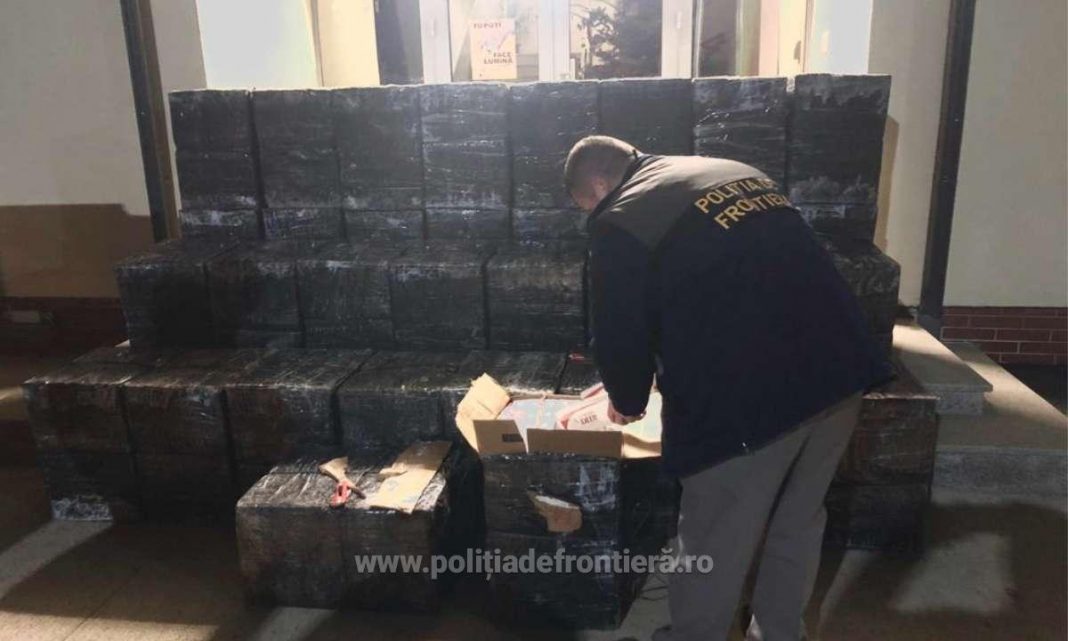 Peste 25.000 de pachete cu țigări de contrabandă, confiscate la frontiera de nord