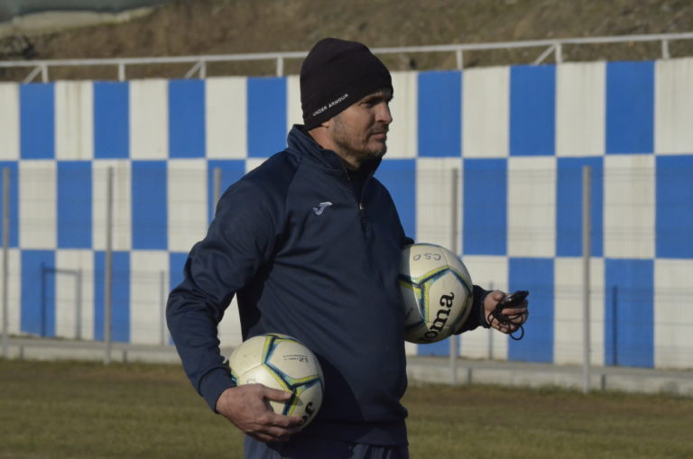 VIDEO / Nae Constantin şi-a intrat în pâine la CSO Filiaşi. Vezi ce lot are la dispoziţie!