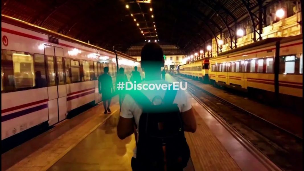 Încă 800 de tineri români vor explora Europa în 2020 prin DiscoverEU