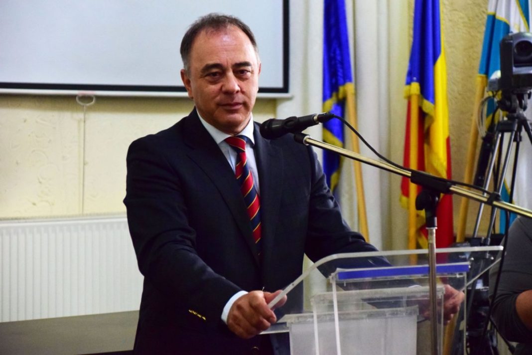 Primarul din Târgu Mureş revine cu explicaţii după ce a propus ca statul să decidă cine face copii: Ne jucăm cu o bombă socială
