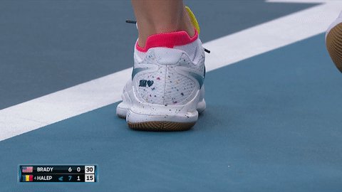 VIDEO / Simona Halep are încălţăminte personalizată. Vezi ce scrie pe adidaşi!