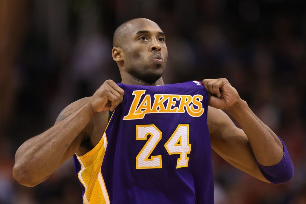 Încălțămintea purtată de Kobe Bryant într-un anumit meci s-a vândut pentru 660.000 de dolari