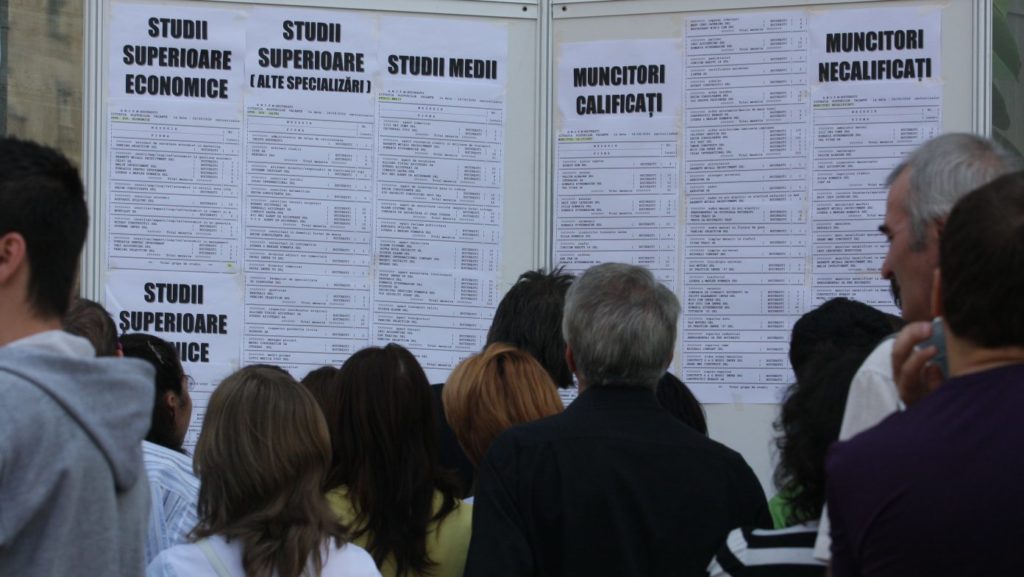 AJOFM Vâlcea: 504 persoane angajate în 11 luni