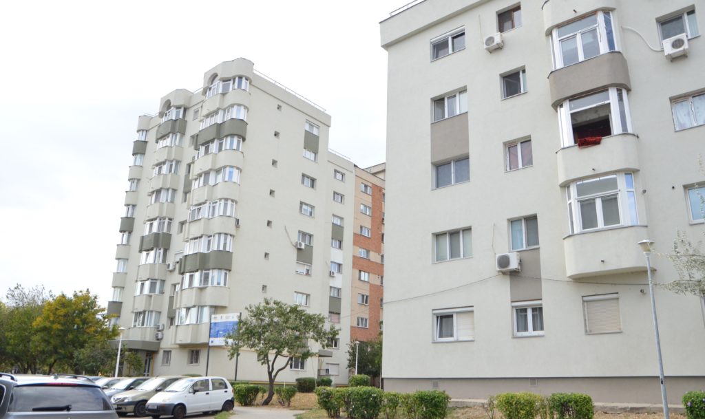 Societățile care administrează condominii prind teren