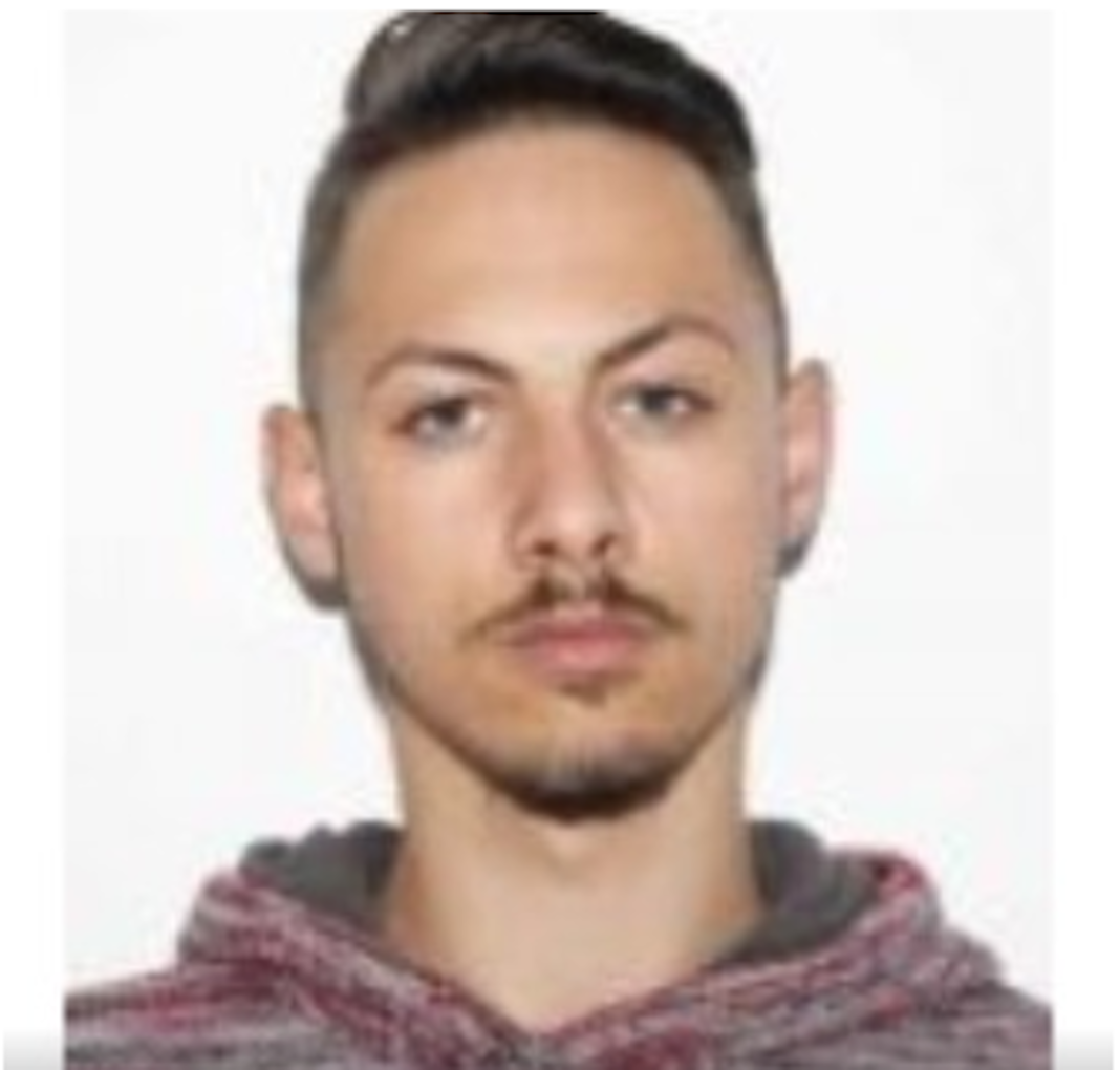 Tânăr, de 19 ani, a dispărut din apartamentul în care locuia cu prietena sa