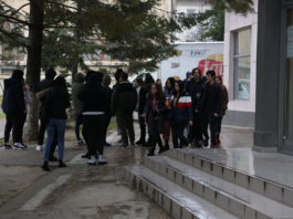 Elevii din Dolj au început simularea examenelor naţionale