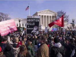 Trump va fi primul președinte care va vorbi la marşul anti-avort