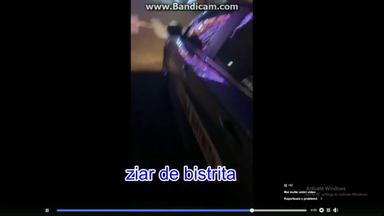Bistrița: Polițist local filmat în timp ce dormea în mașina de serviciu, cu motorul pornit
