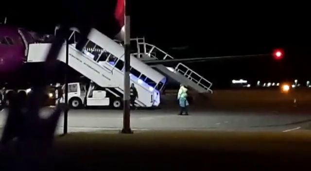 Alertă de coronavirus la Craiova. Cei 139 de pasageri suspecți de coronavirus au aterizat