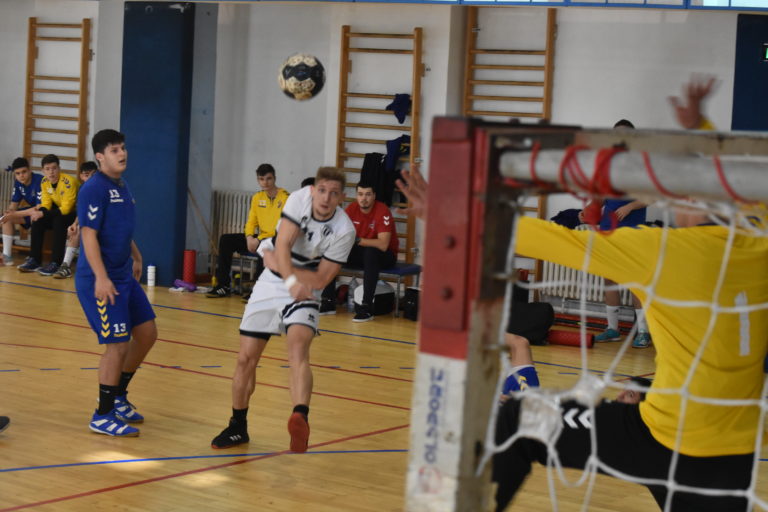 Handbaliştii merg „ceas” în campionat. Victorie la scor la Arad