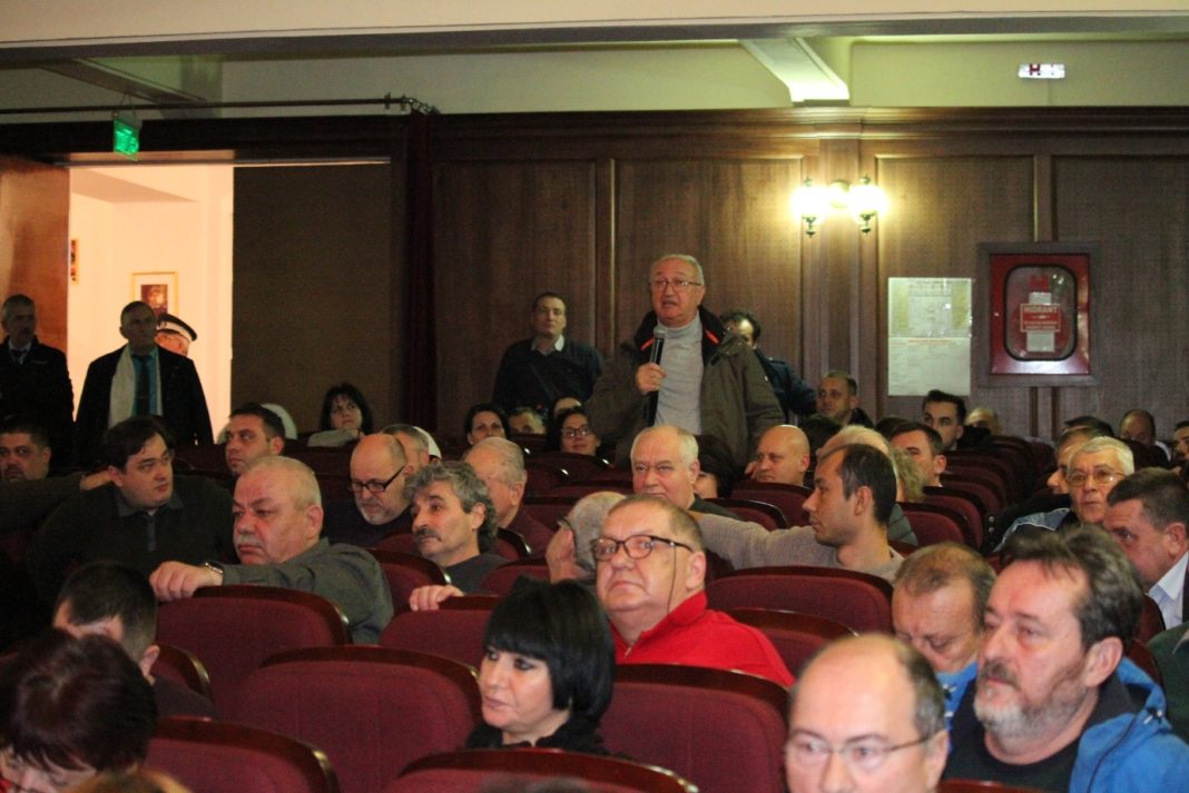 IMG_5848 Zeci de vâlceni au participat la dezbaterea bugetului