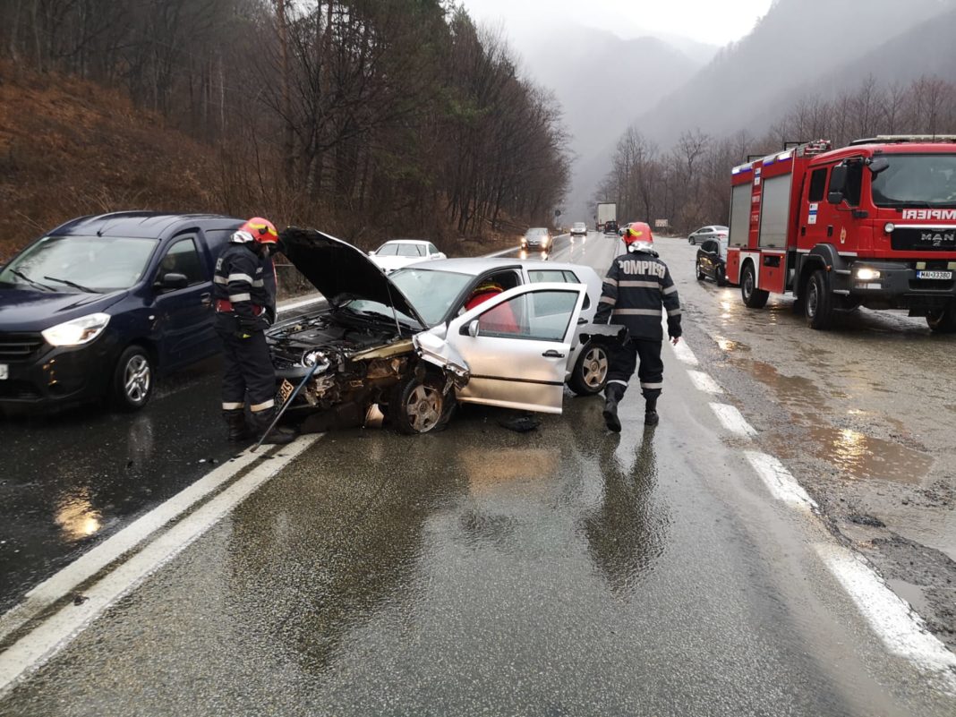 Vâlcea: Accident rutier pe Valea Oltului, în Brezoi