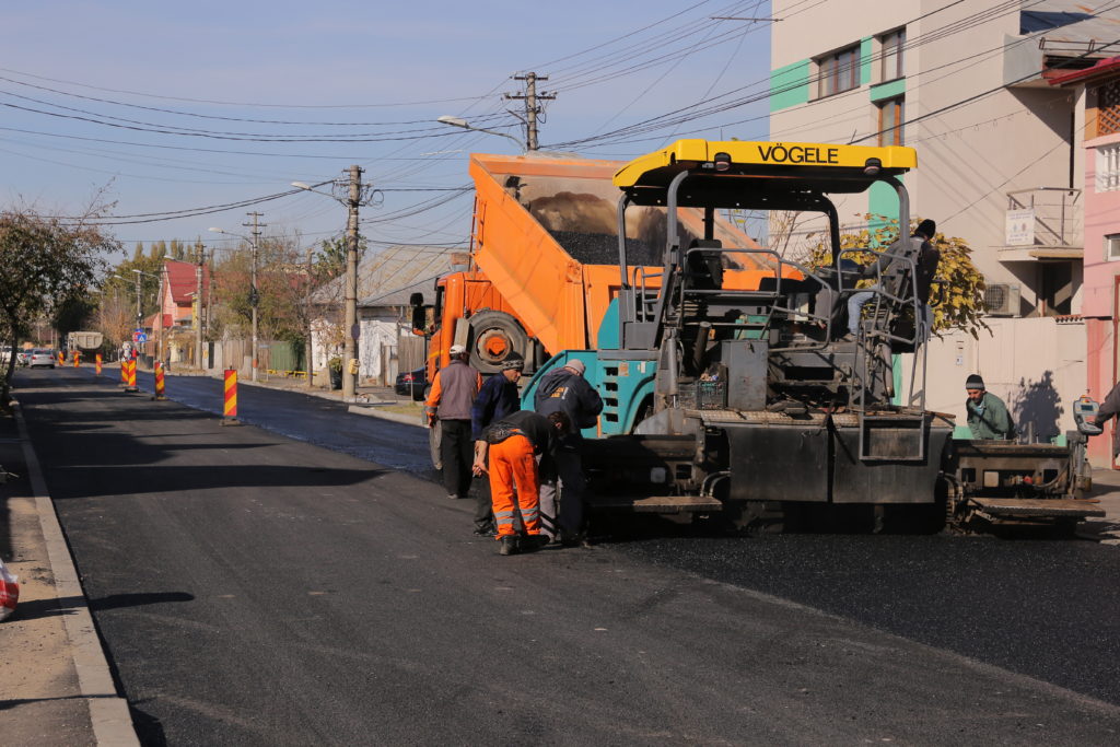 Ce străzi din Craiova intră în reparaţii în 2020. Primăria a întocmit lista cu străzile, aleile, trotuarele şi parcările care vor fi asfaltate în acest an.