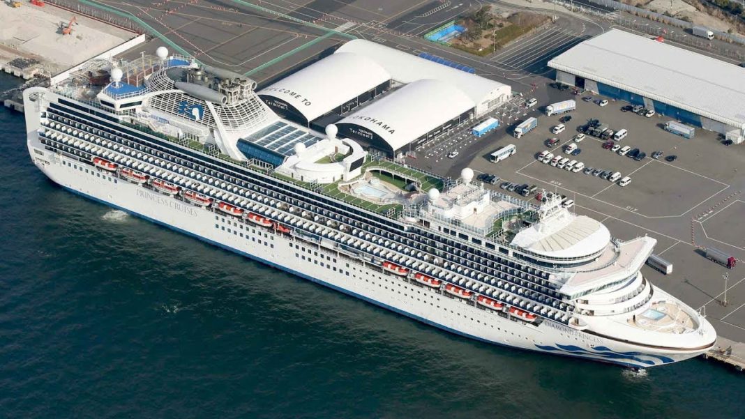 15 români aflați pe vasul de croazieră Diamond Princess vor fi aduși în țară, unde vor intra în carantină