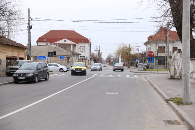 La trecerea pentru pietoni de pe strada Râului, intersecţia cu strada Bucovăţ, ar putea apărea semafoare