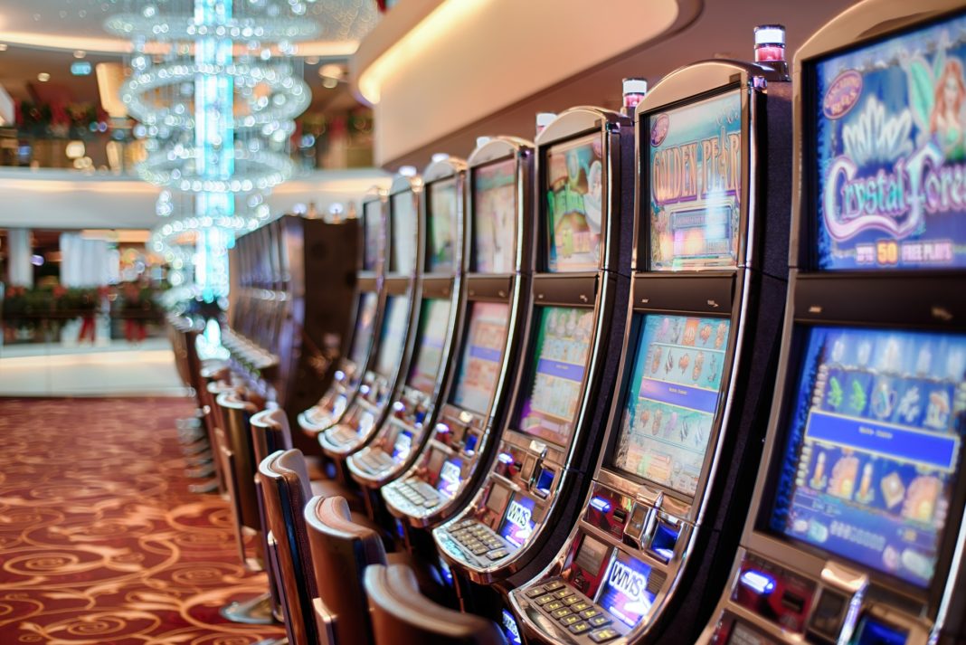 În ultimele cinci luni, aproape 1.200 de practicanţi de jocuri de noroc şi pariuri sportive au fost consiliaţi psihologic