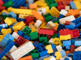 A încetat din viaţă inventatorul figurinei Lego