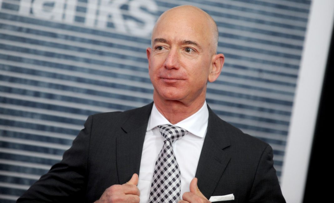 Jeff Bezos va renunţa, în acest an, la funcţia de director general al Amazon