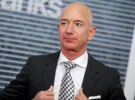 Jeff Bezos va renunţa, în acest an, la funcţia de director general al Amazon
