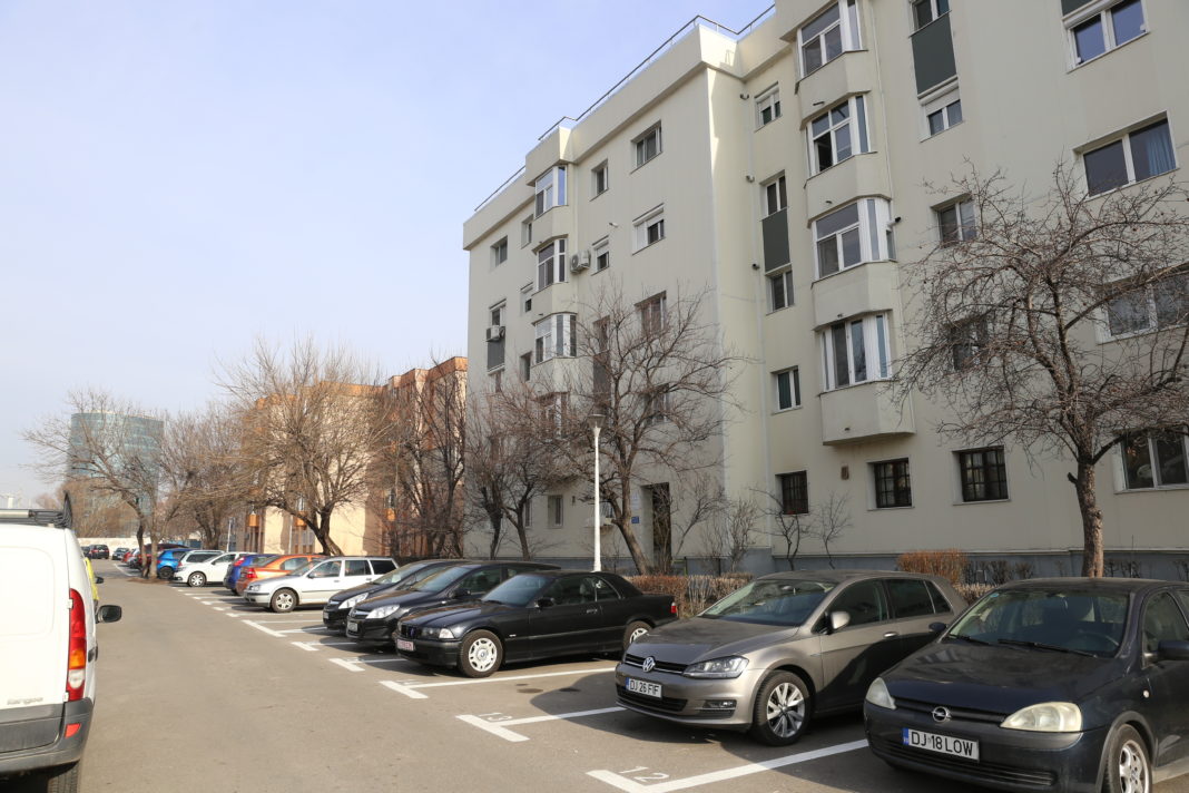 Primăria Craiova vrea să afle care este situaţia exactă a locurilor de parcare din municipiu şi cum poate fi îmbunătăţită capacitatea de parcare
