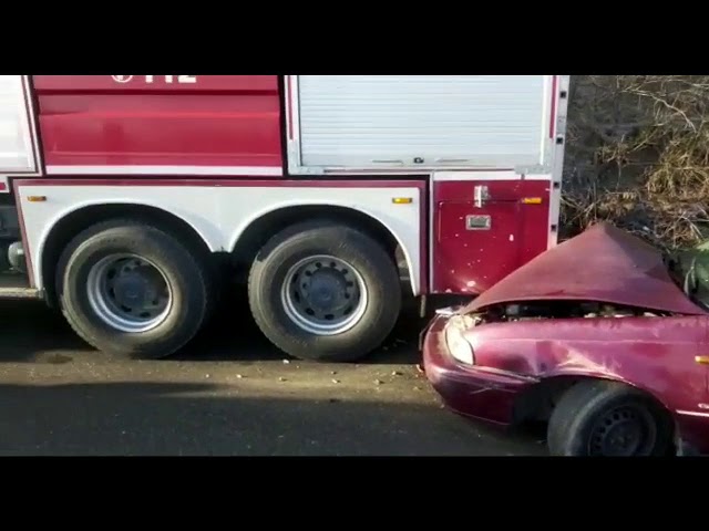 Trafic blocat pe Pitești- Slatina. Dublu accident – Autospecială ISU lovită