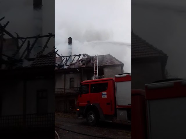 Gospodărie în flăcări la Săcelu