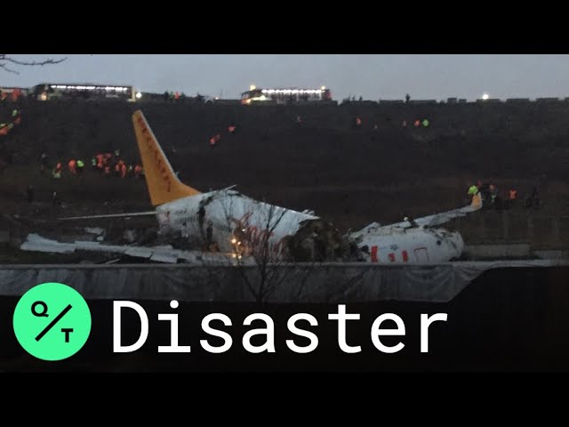 Trei morţi şi 179 răniţi după ce un avion s-a rupt la aterizare