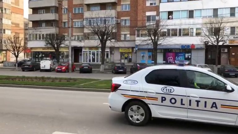 Imnul național a răsunat la Craiova și la Târgu Jiu