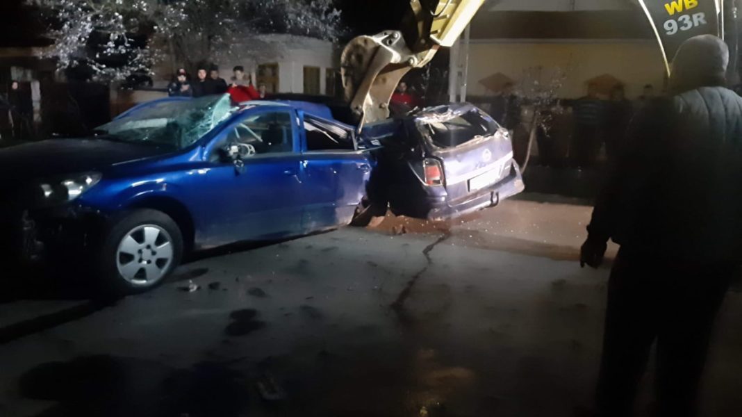 Două persoane au fost rănite în accidentul de la Podari (Foto: Ana Maria Constantinescu)