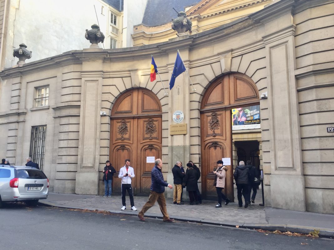 Ambasada României la Paris