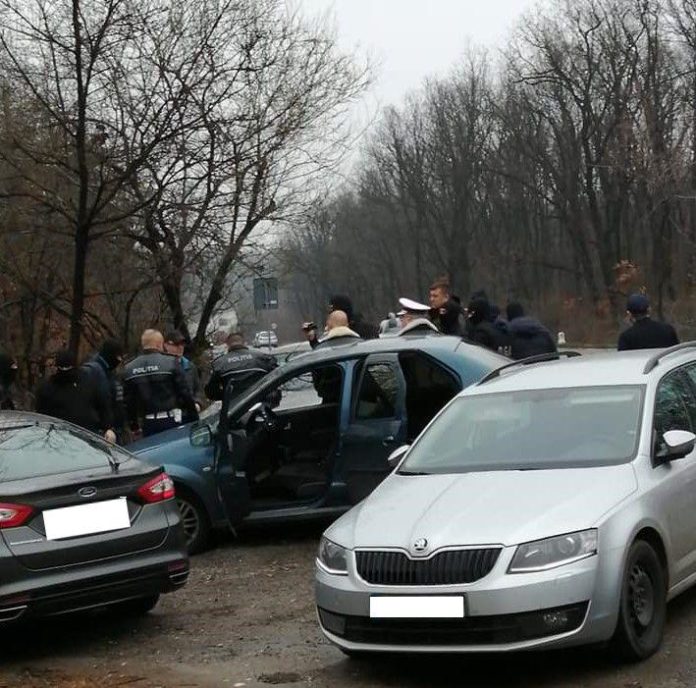 Polițiști de la Serviciul Rutier Olt, prinși în flagrant