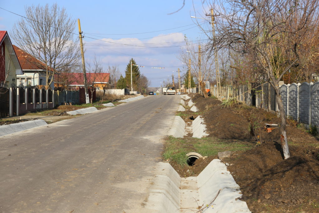 De ce nu mai are o localitate din împrejurimile Craiovei transport public?