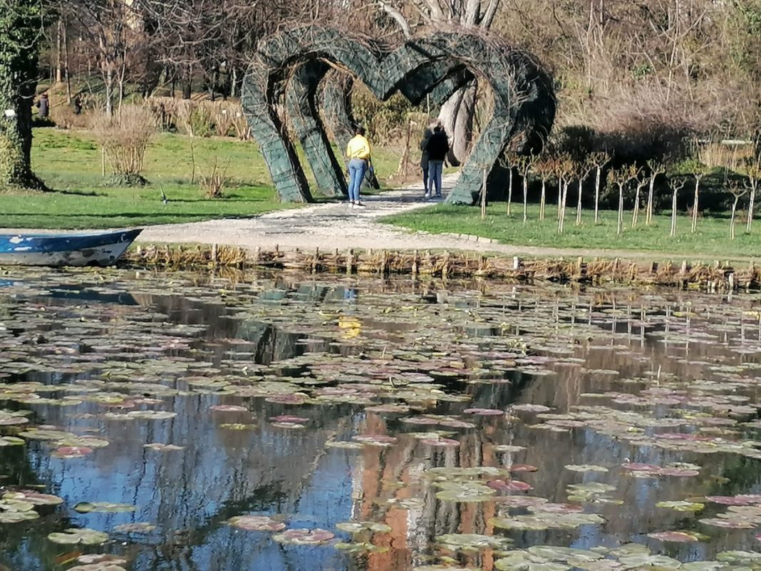 Coronavirus. Se închid Grădina Botanică și parcurile din Craiova